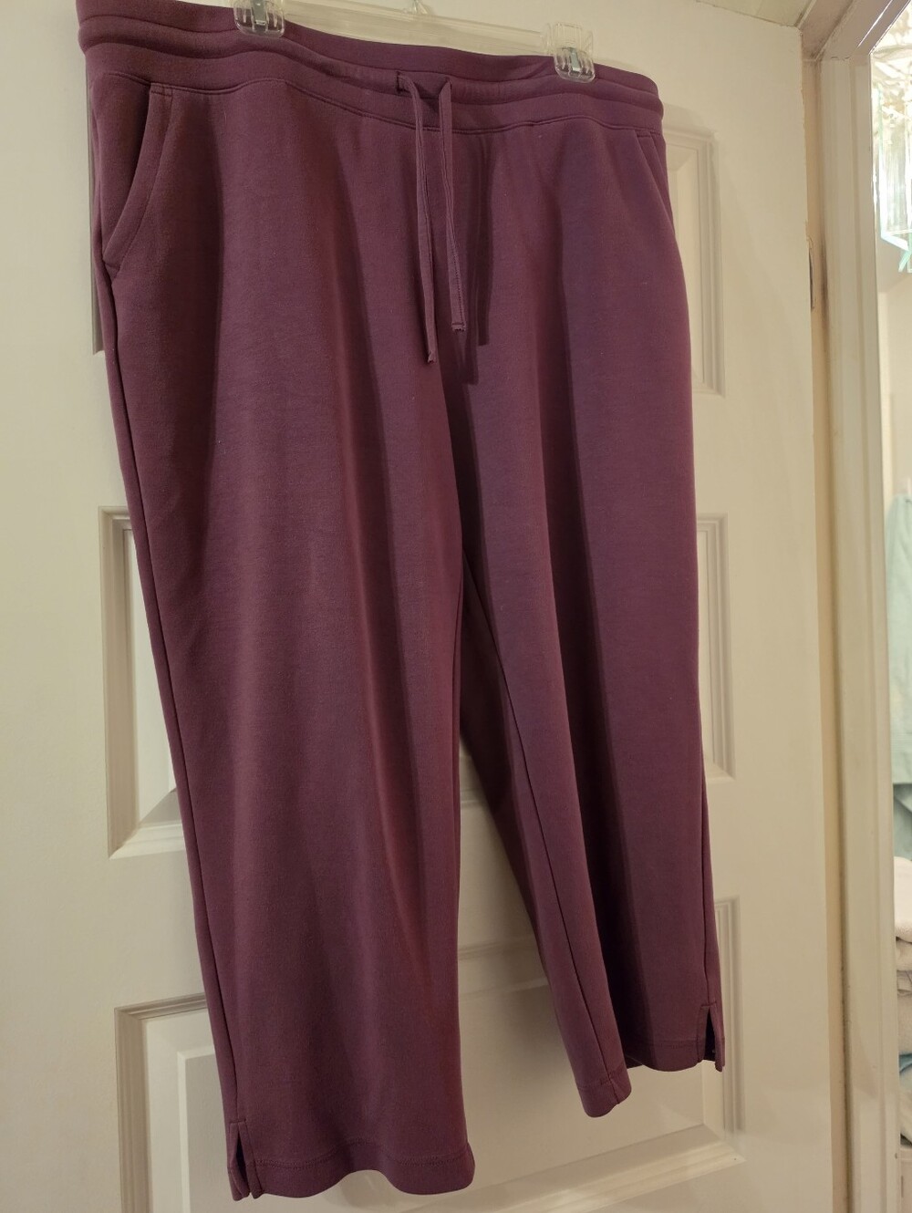 Women's XL Capri Pants, 32 Cool Brand
